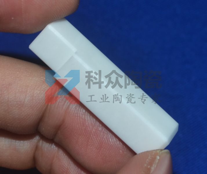 氧化鋯陶瓷在工業(yè)上會逐漸取代氧化鋁陶瓷嗎？