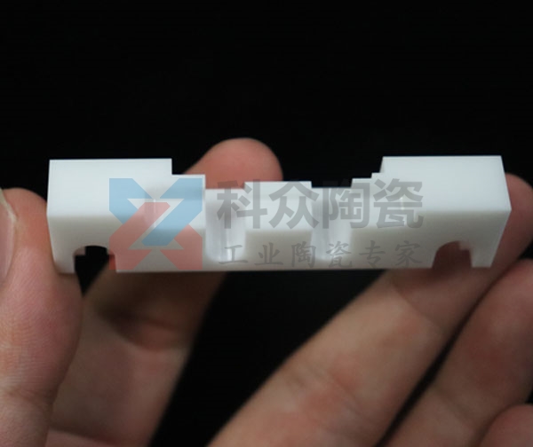 氧化鋯陶瓷結(jié)構(gòu)件為什么領(lǐng)先其他同類產(chǎn)品呢？（圖）